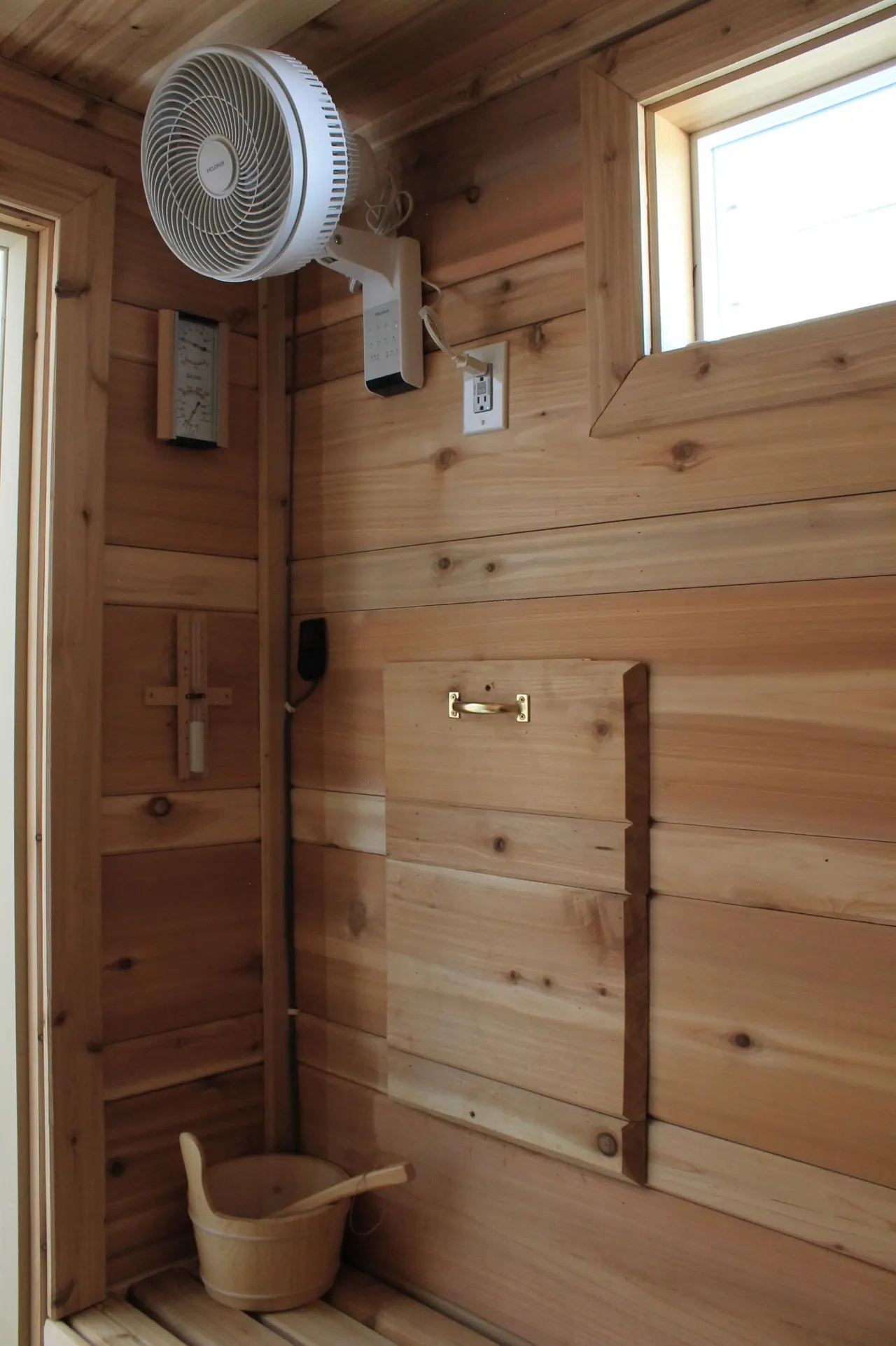 Strawberry Hills The Switchback Studio Cabin 1 18