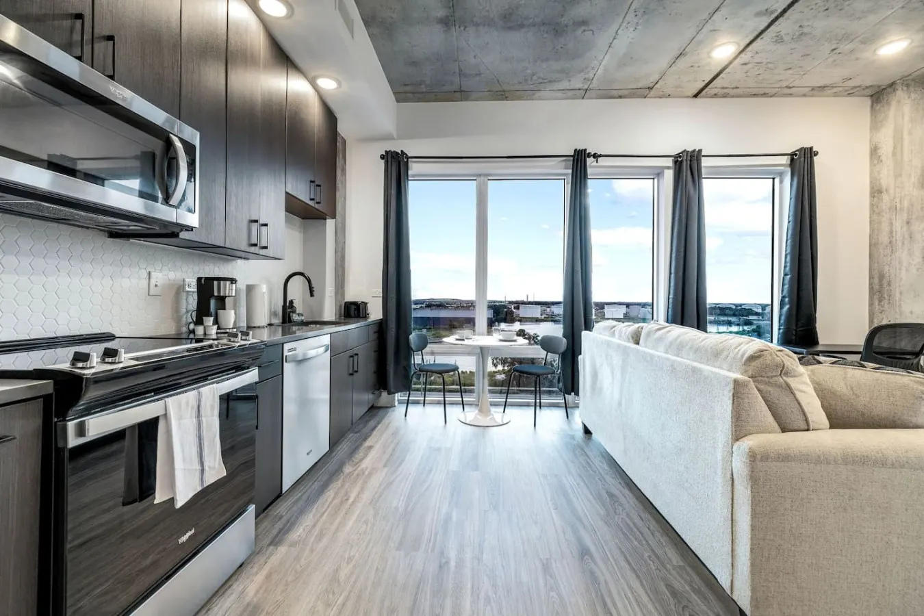 1BD in Channelside District Perfect Remote Work 4