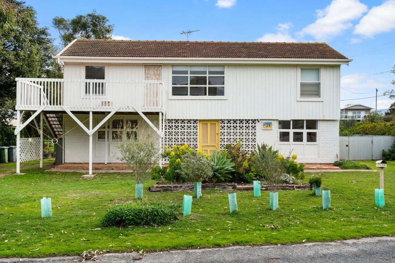The Dingaling—Beach House Bliss with BBQ 6