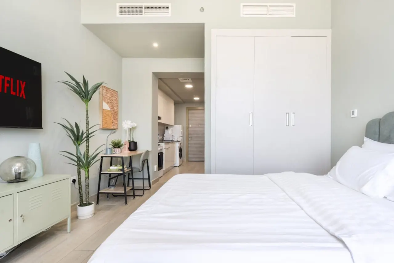 Cosy Studio Apartment - Jumeirah Village Circle 6