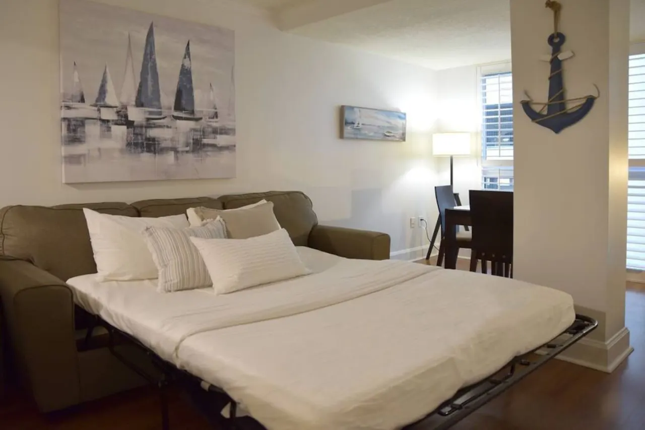 SF 1Bed 1Bath Steps to Marina & CocoWalk in Grove 14