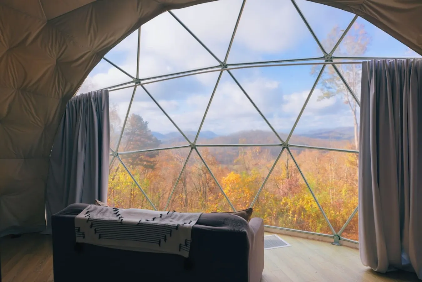 Asheville Luxury Glamping Dome Mtn View, Hot Tub 18