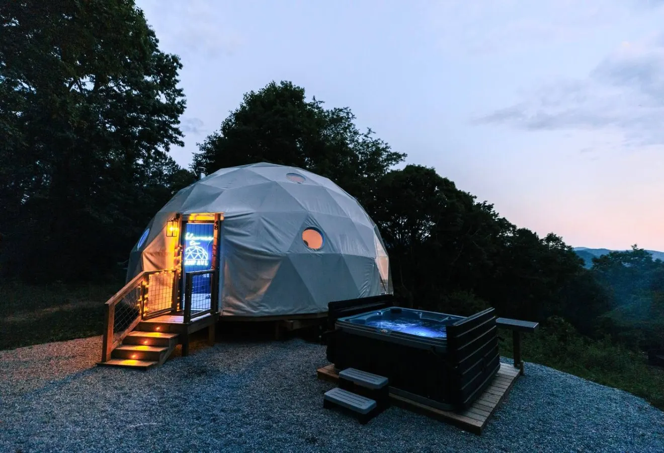 Asheville Luxury Glamping Dome Mtn View, Hot Tub 5