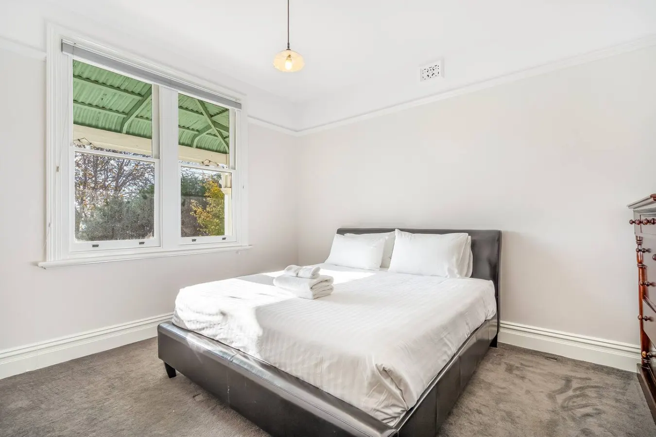 Cosy Upgraded Character Home in Leafy West Hobart 18