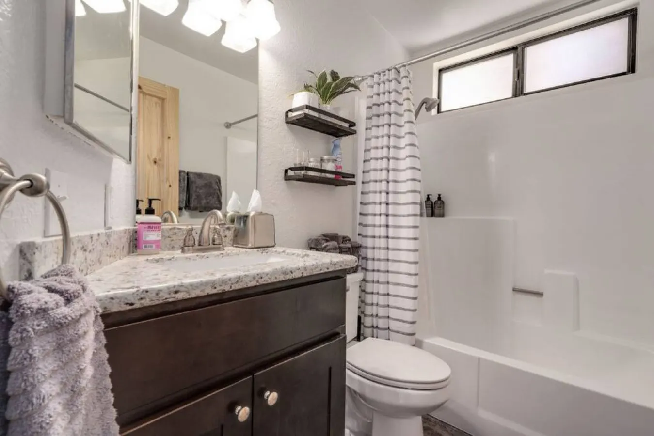 Boulder Bay Retreat Steps to Lake, Hot Tub 19
