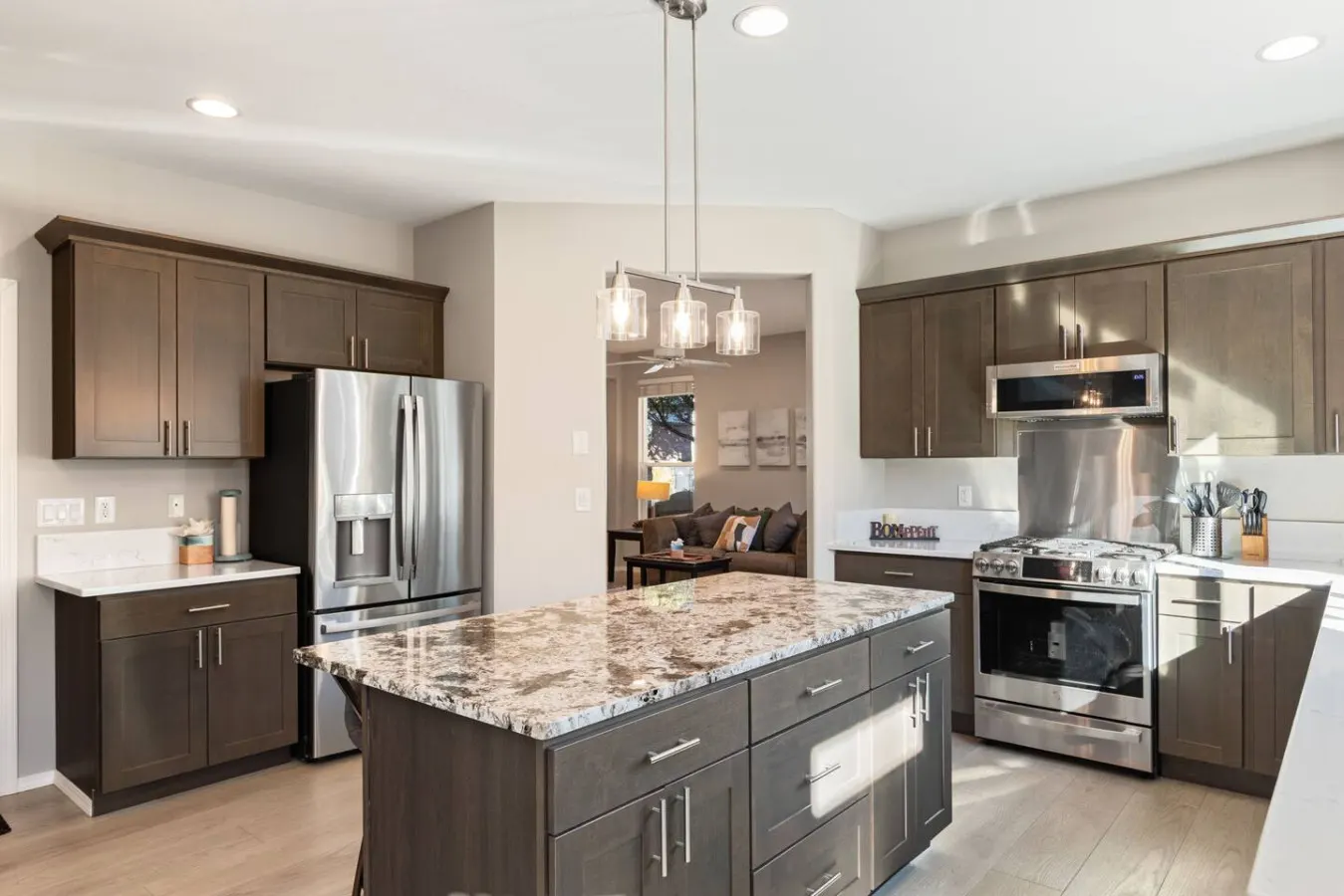 Contemporary Kirkland Retreat ~ 4 Bedroom — photo 2