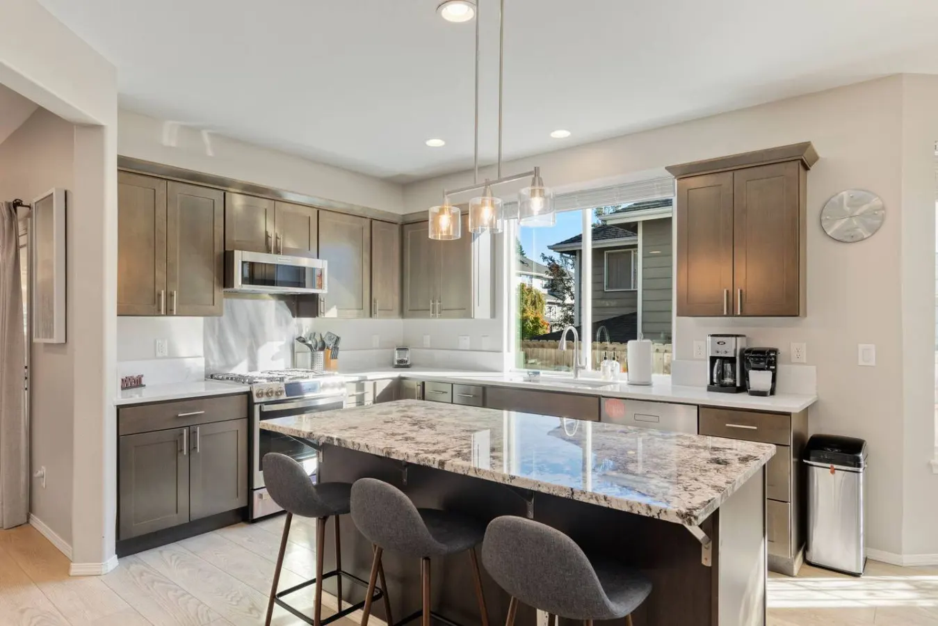 Contemporary Kirkland Retreat ~ 4 Bedroom 17