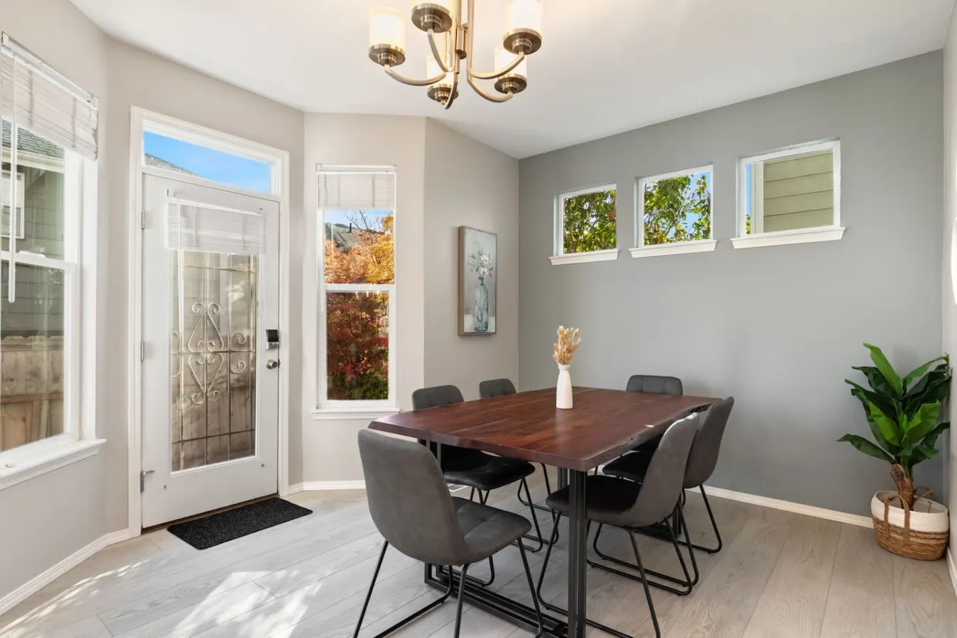 Contemporary Kirkland Retreat ~ 4 Bedroom 18