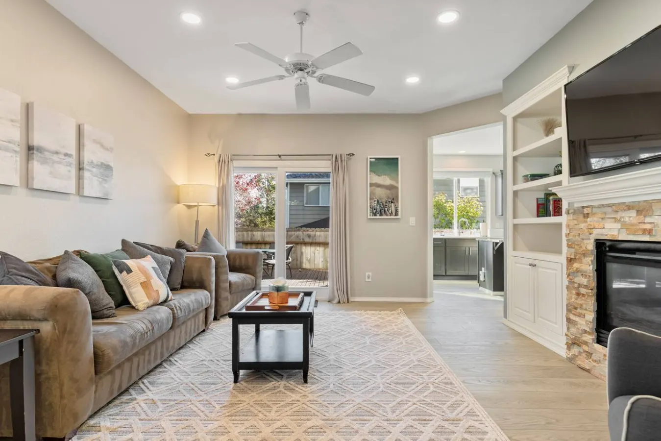 Contemporary Kirkland Retreat ~ 4 Bedroom 7
