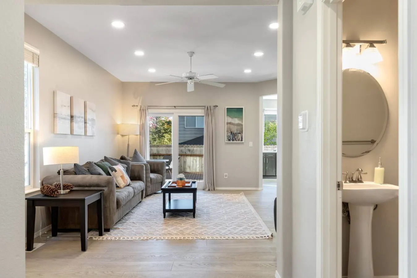 Contemporary Kirkland Retreat ~ 4 Bedroom 8