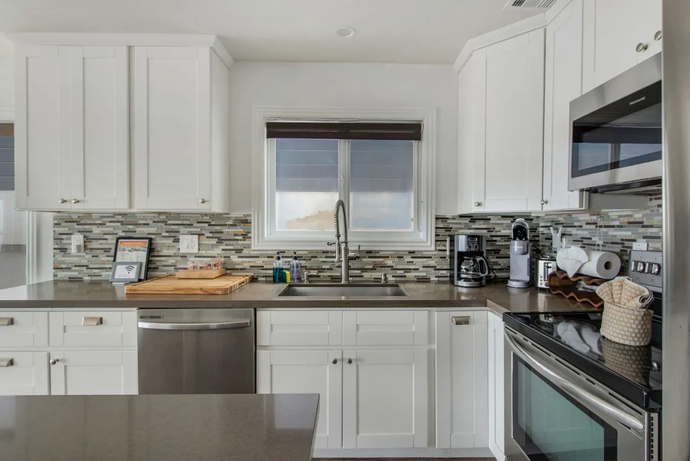 Beachfront Sunset Beach Condo Ocean Views & Beach Access 16
