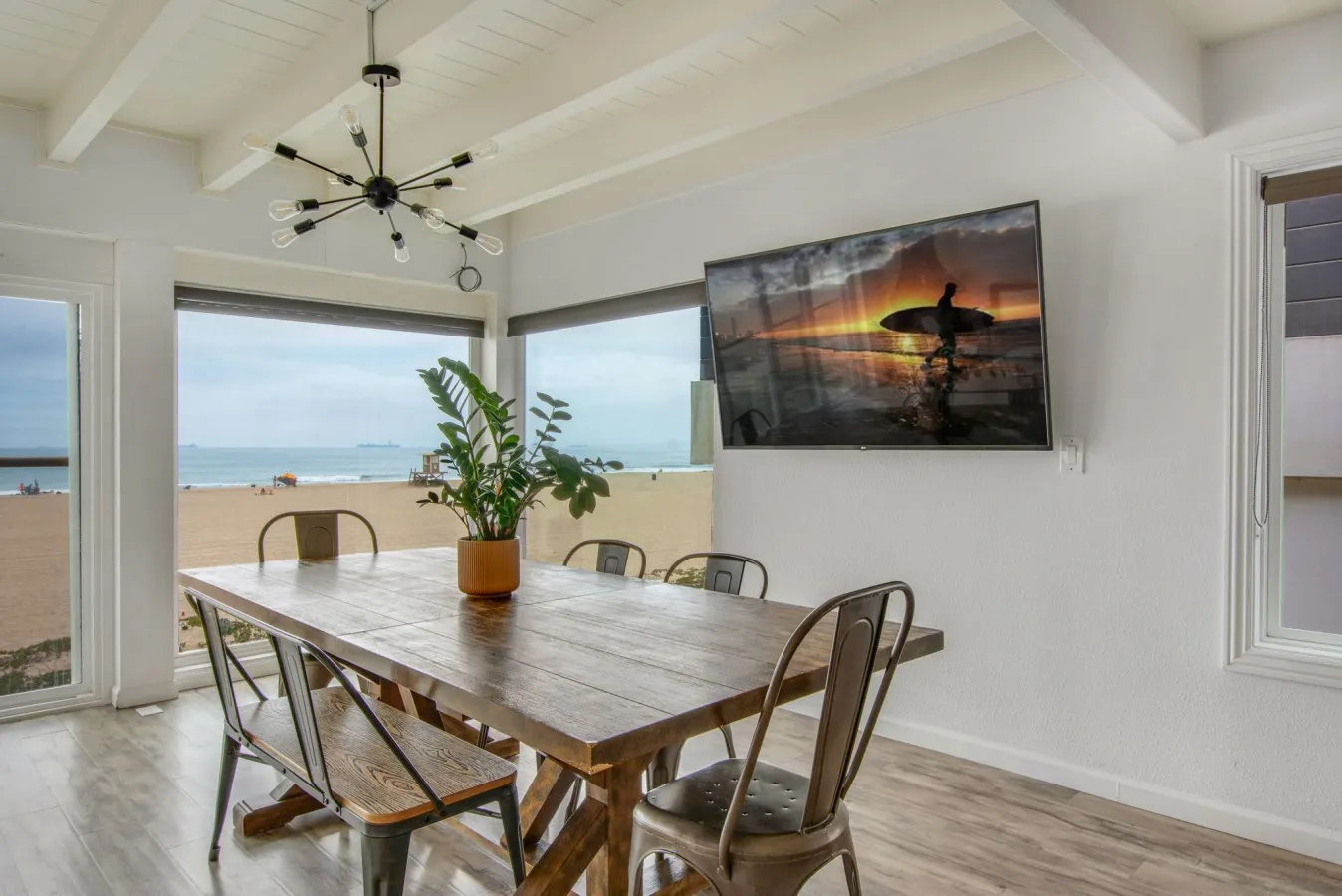 Beachfront Sunset Beach Condo Ocean Views & Beach Access 8