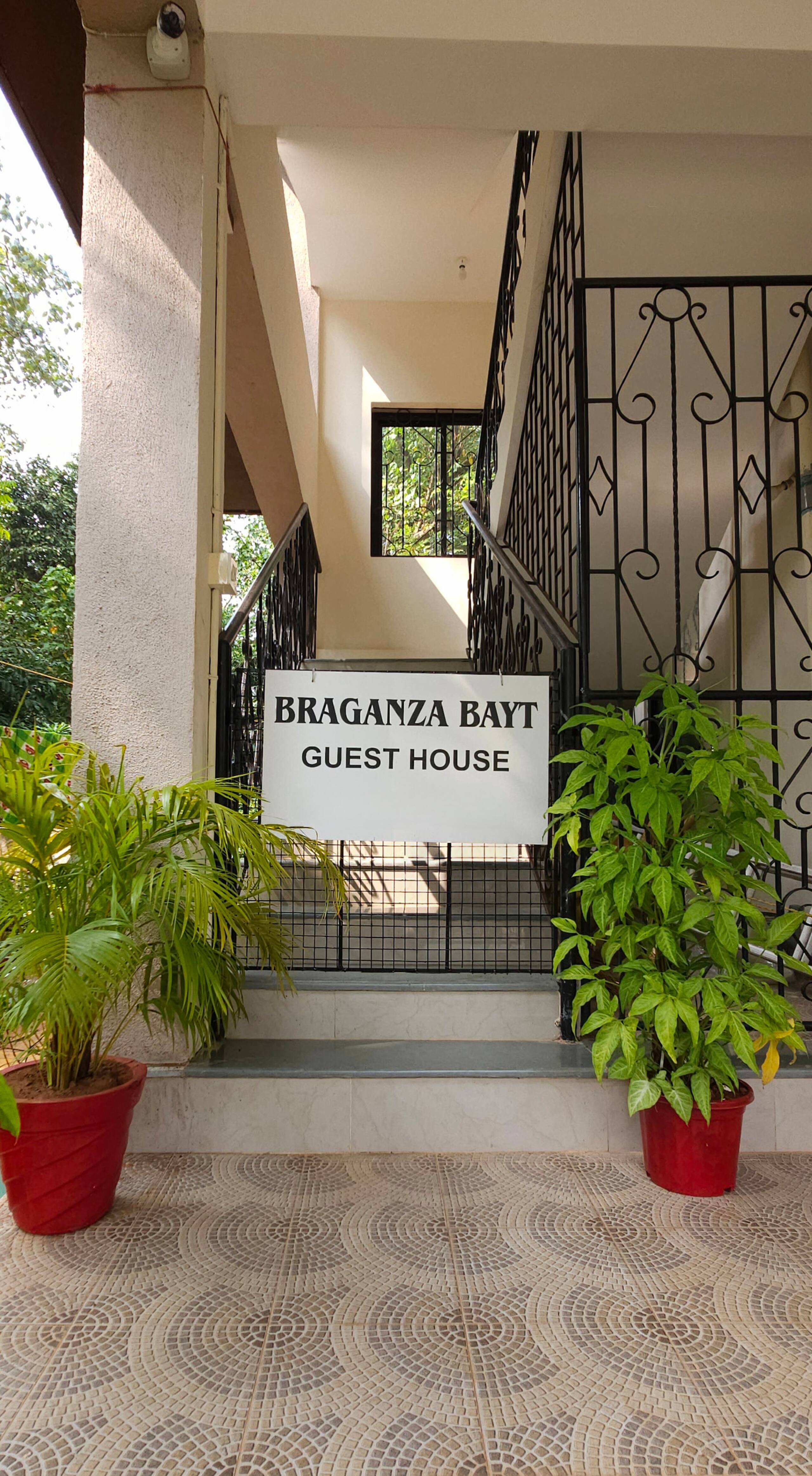 The Stylish Boho 1BK Near Candolim Beach 37