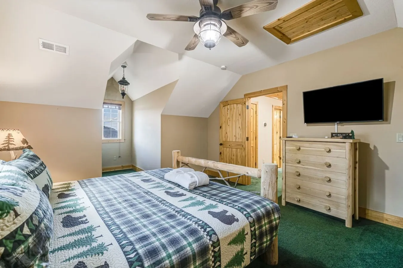 Mtn View Cabin Hot Tub, Pool Table & Fireplace 12