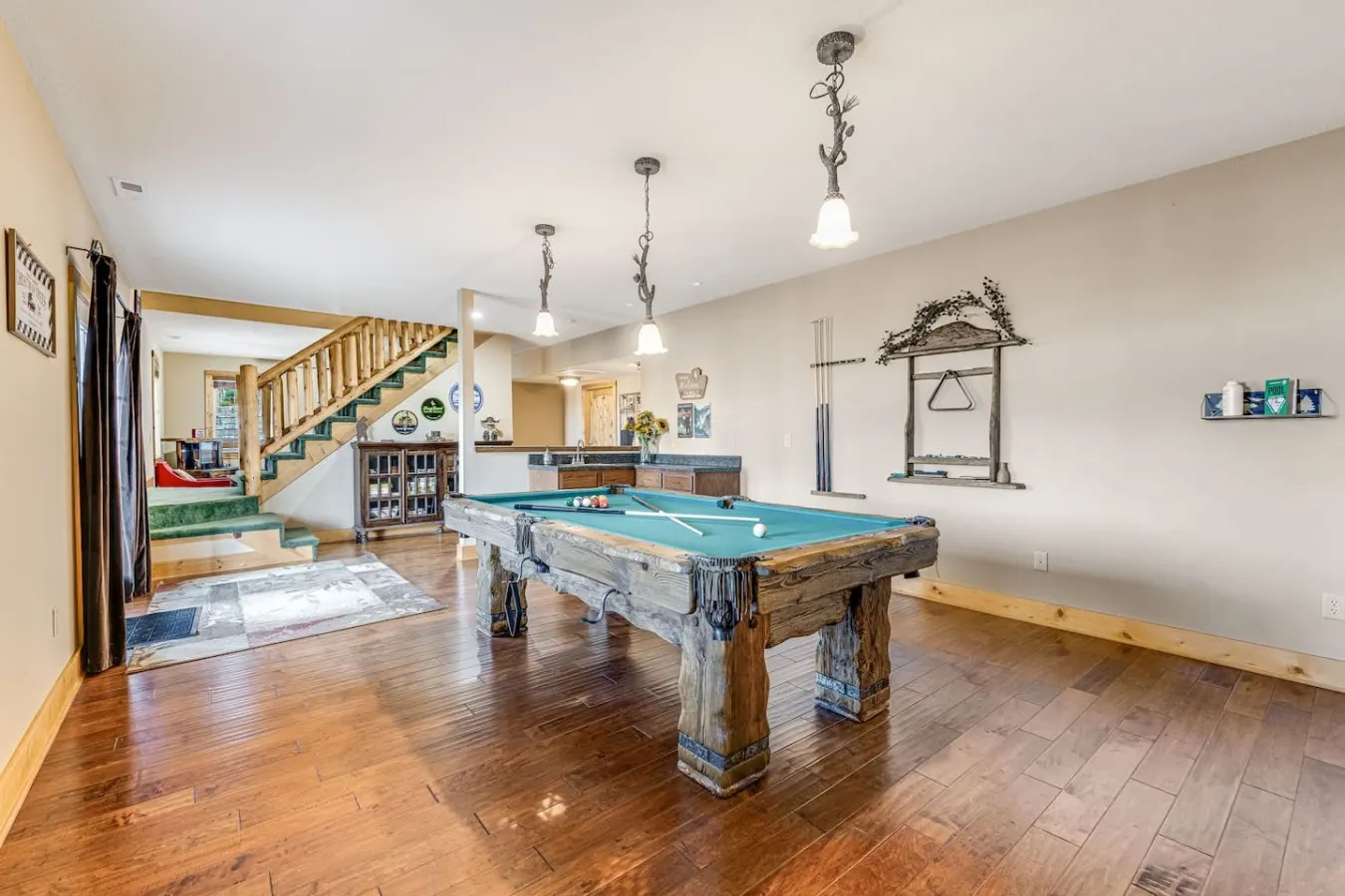 Mtn View Cabin | Hot Tub, Pool Table & Fireplace — photo 4