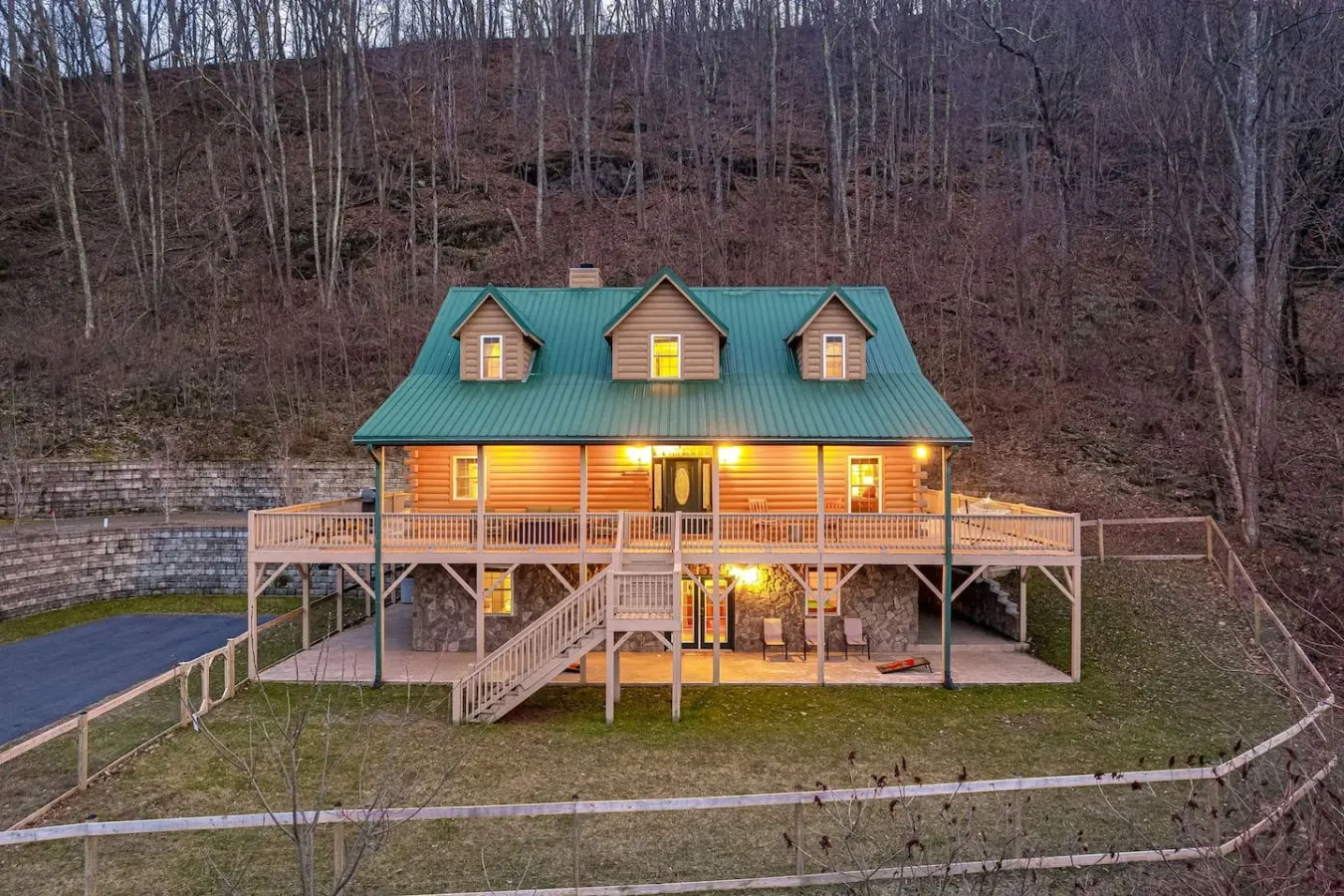 Mtn View Cabin Hot Tub, Pool Table & Fireplace 8