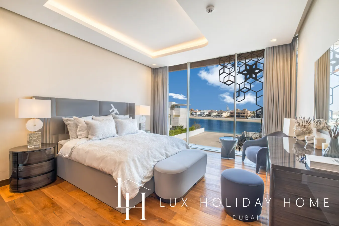 LUX The Custom Palm Island Mansion 2 9