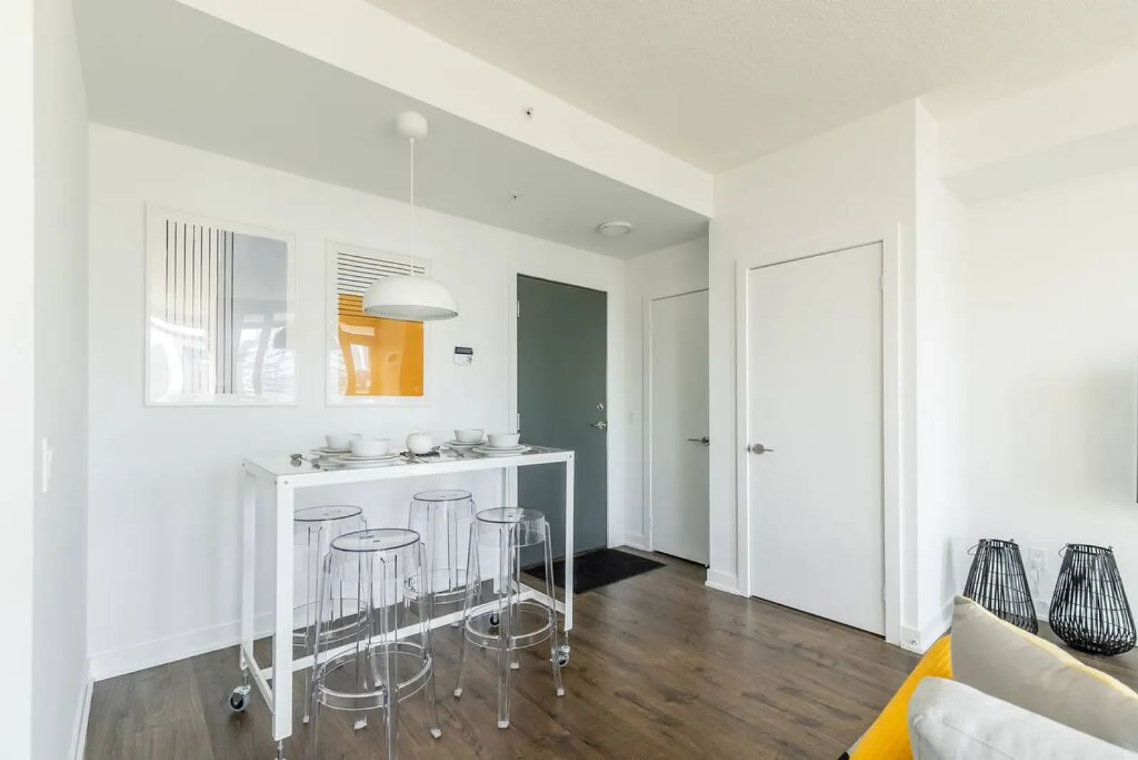 Upscale 1BR Home Incredible Views Free Parking 12