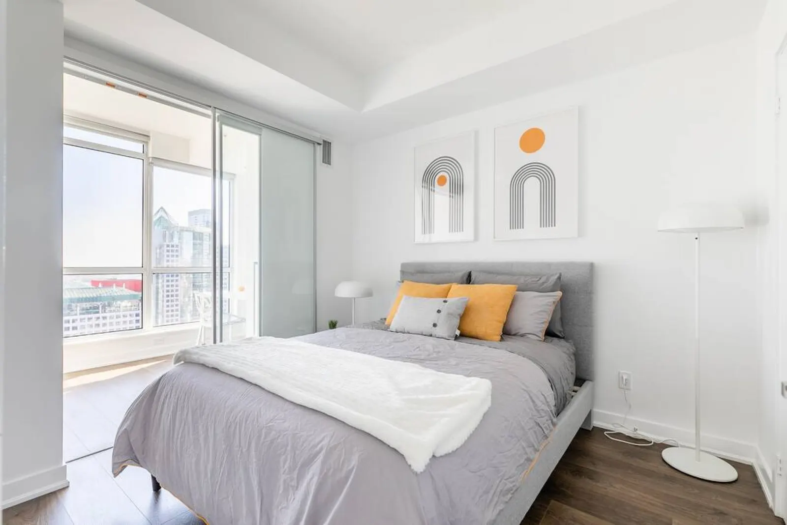 Upscale 1BR Home Incredible Views Free Parking 3
