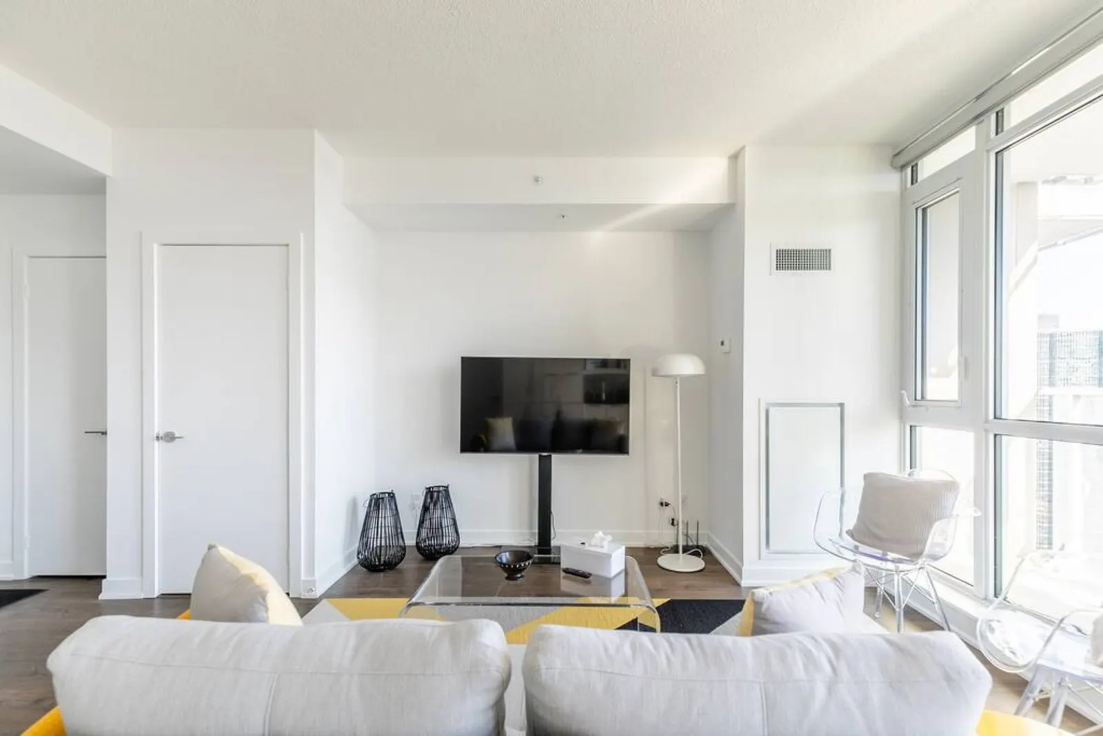 Upscale 1BR Home Incredible Views Free Parking 6