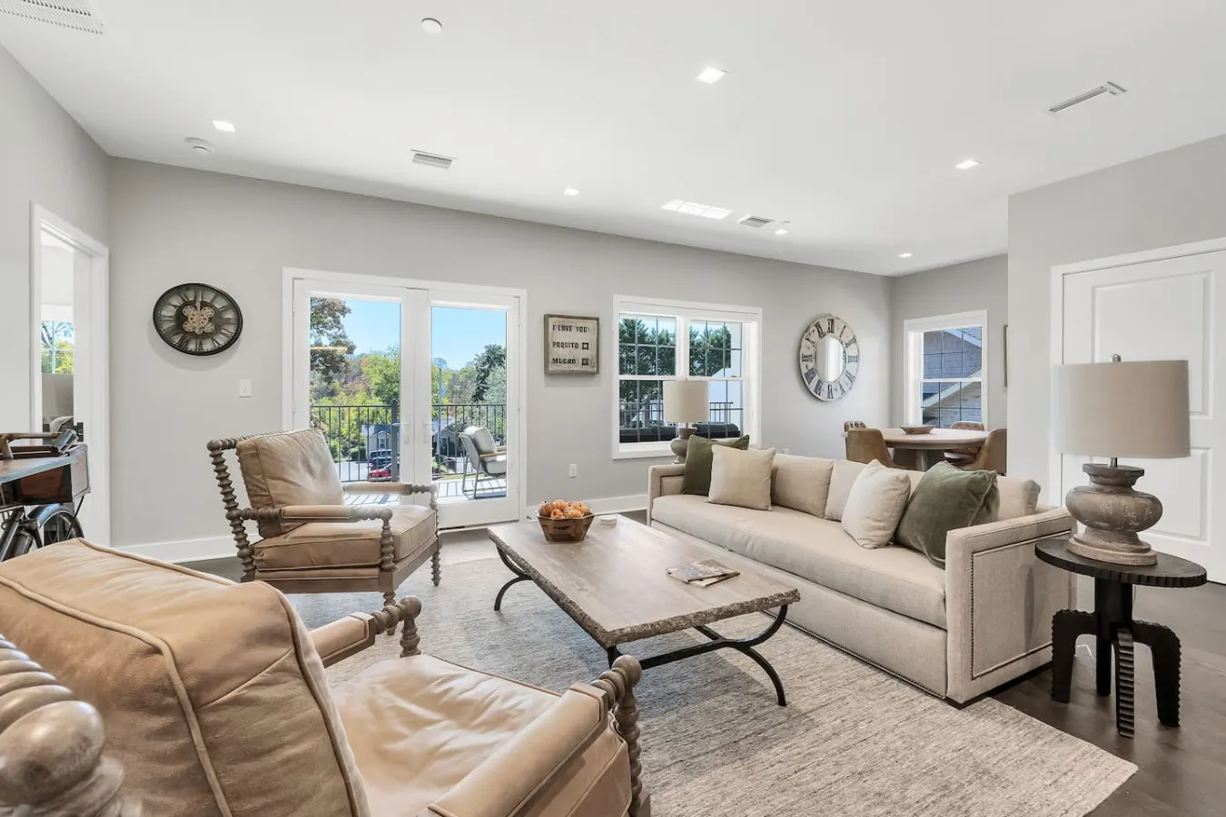 Smoky Mountain Gateway | 2 Kings | Balcony