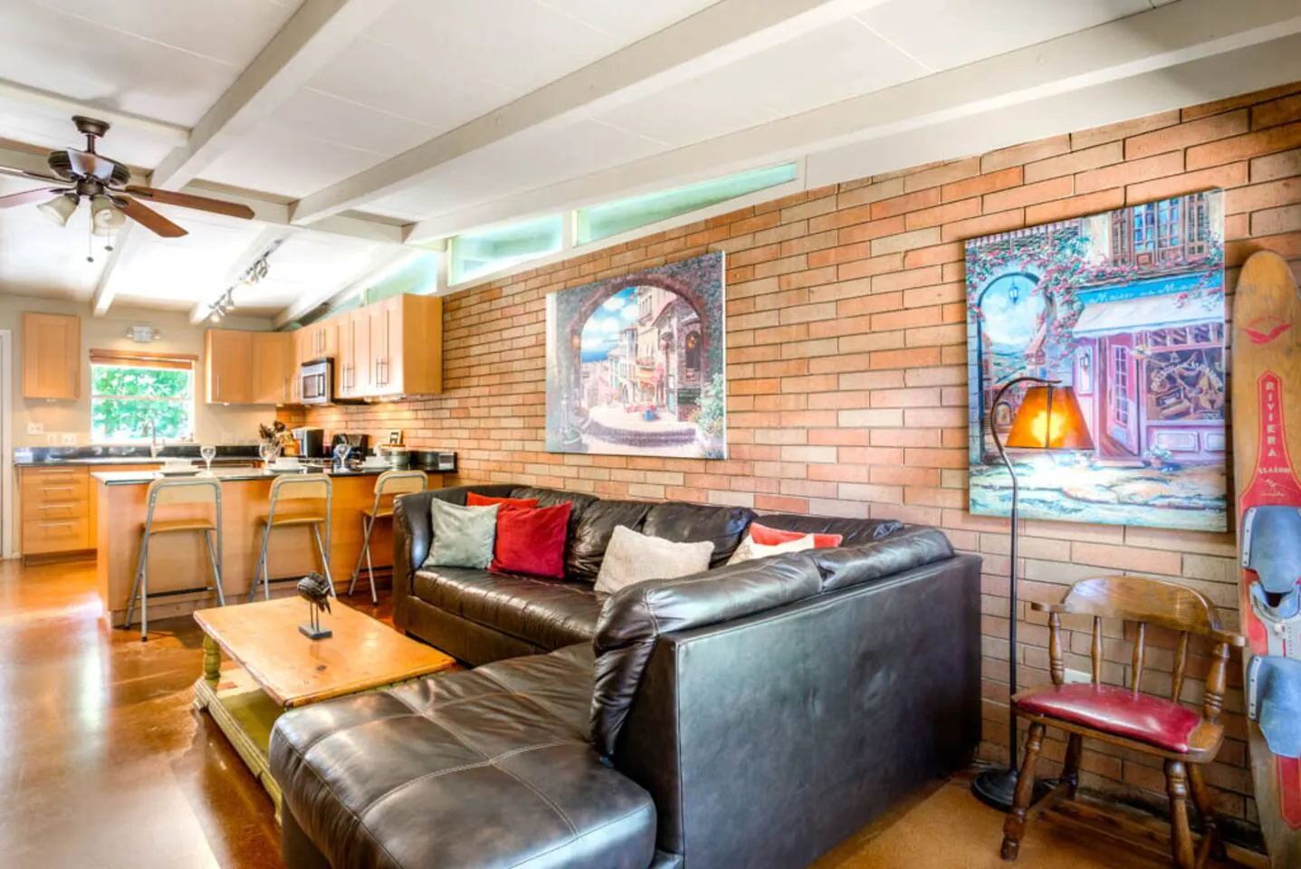 Next to UT, 3 Miles to Downtown, Pet- Friendly 10
