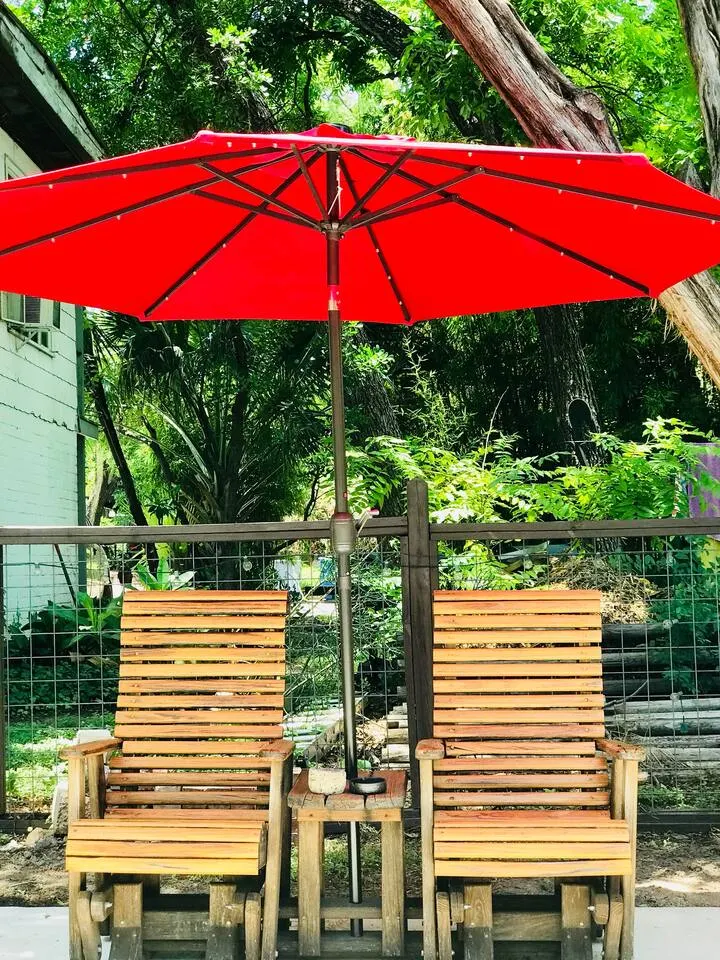 Next to UT, 3 Miles to Downtown, Pet- Friendly 18
