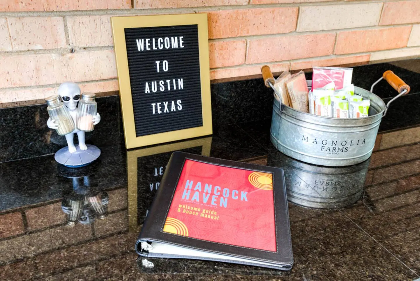 Next to UT, 3 Miles to Downtown, Pet- Friendly 7