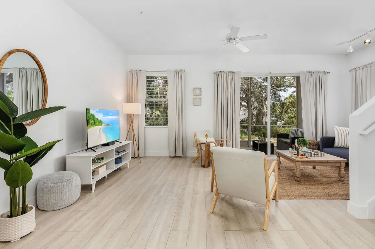 Hideaway at Hidden Palms Cove 4