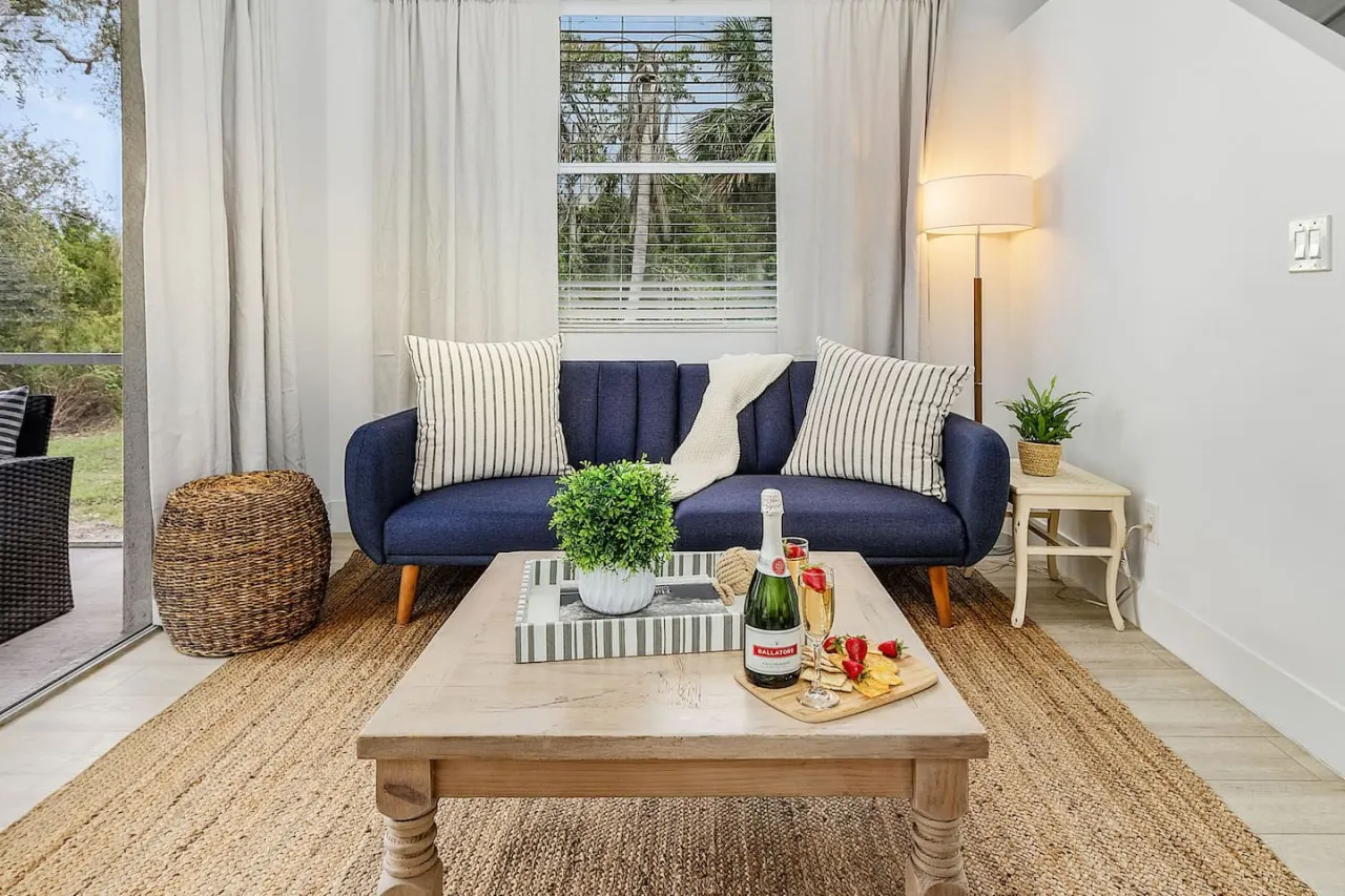 Hideaway at Hidden Palms Cove 6