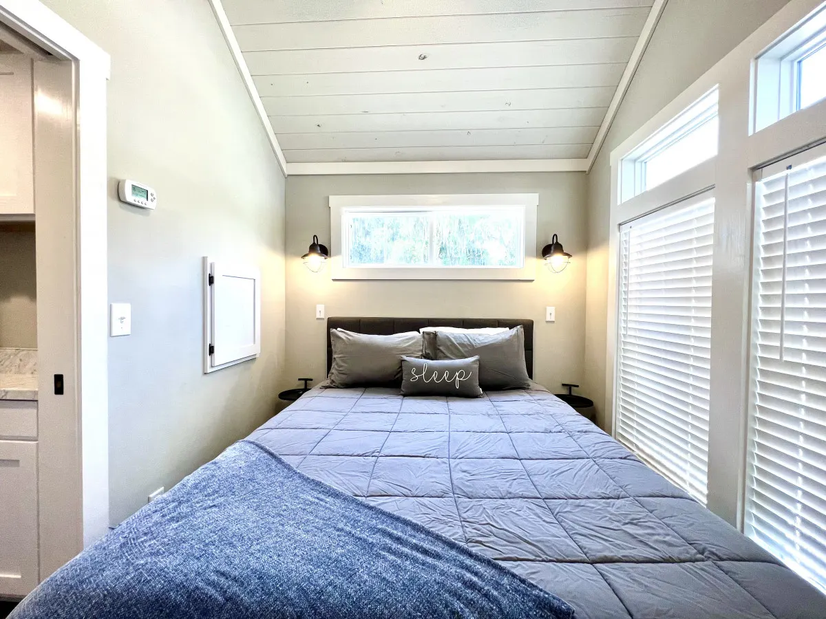 The Lakeview House - Pet friendly Lakeside Tiny Home in Clermont 12