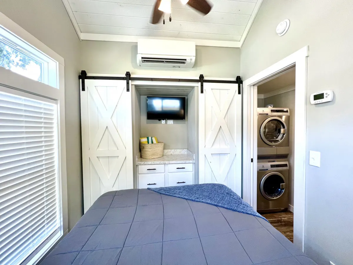 The Lakeview House - Pet friendly Lakeside Tiny Home in Clermont 13