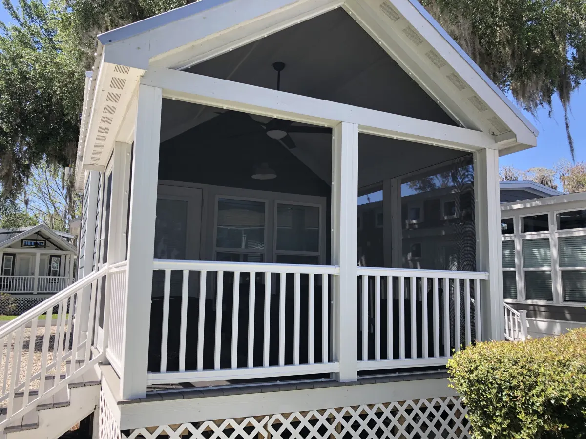 The Lakeview House - Pet friendly Lakeside Tiny Home in Clermont 3