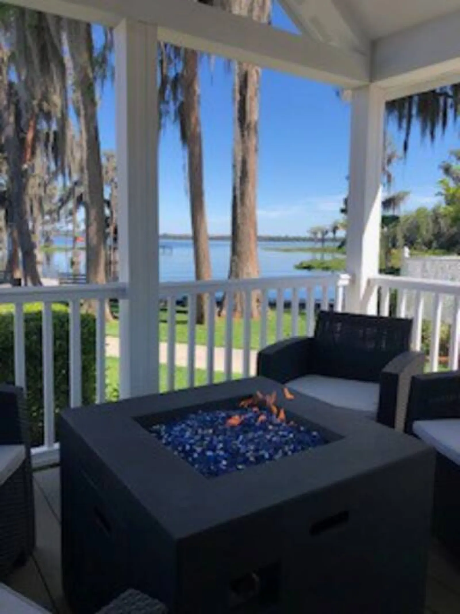The Lakeview House - Pet friendly Lakeside Tiny Home in Clermont 6