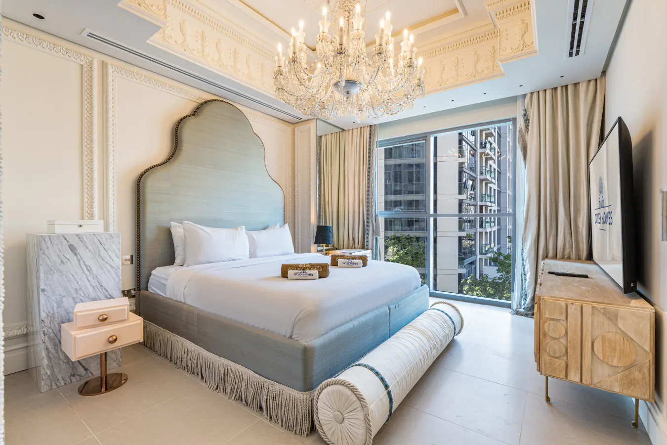 Chic Central Downtown Home w/ Burj View 2
