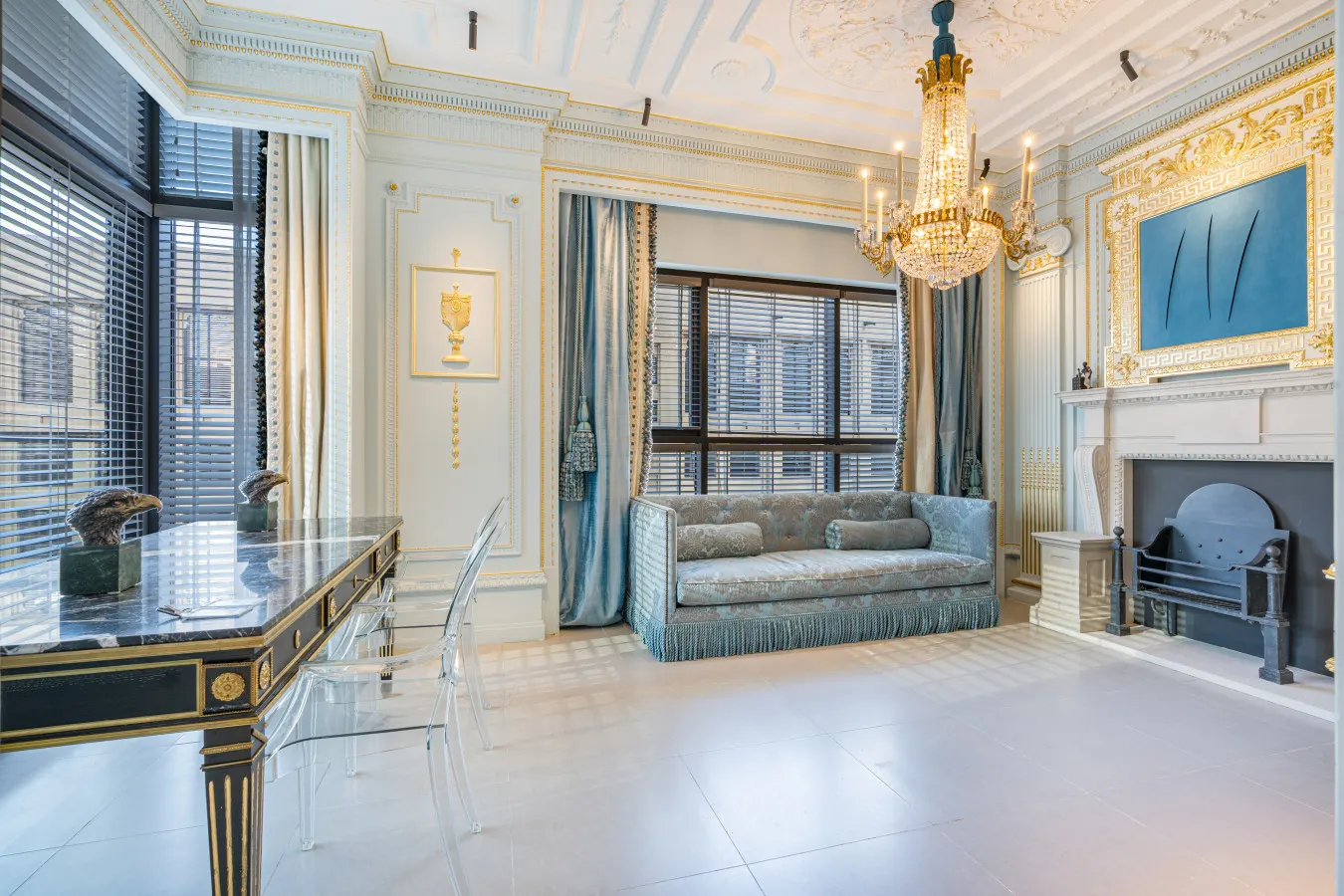 Chic Central Downtown Home w/ Burj View 10