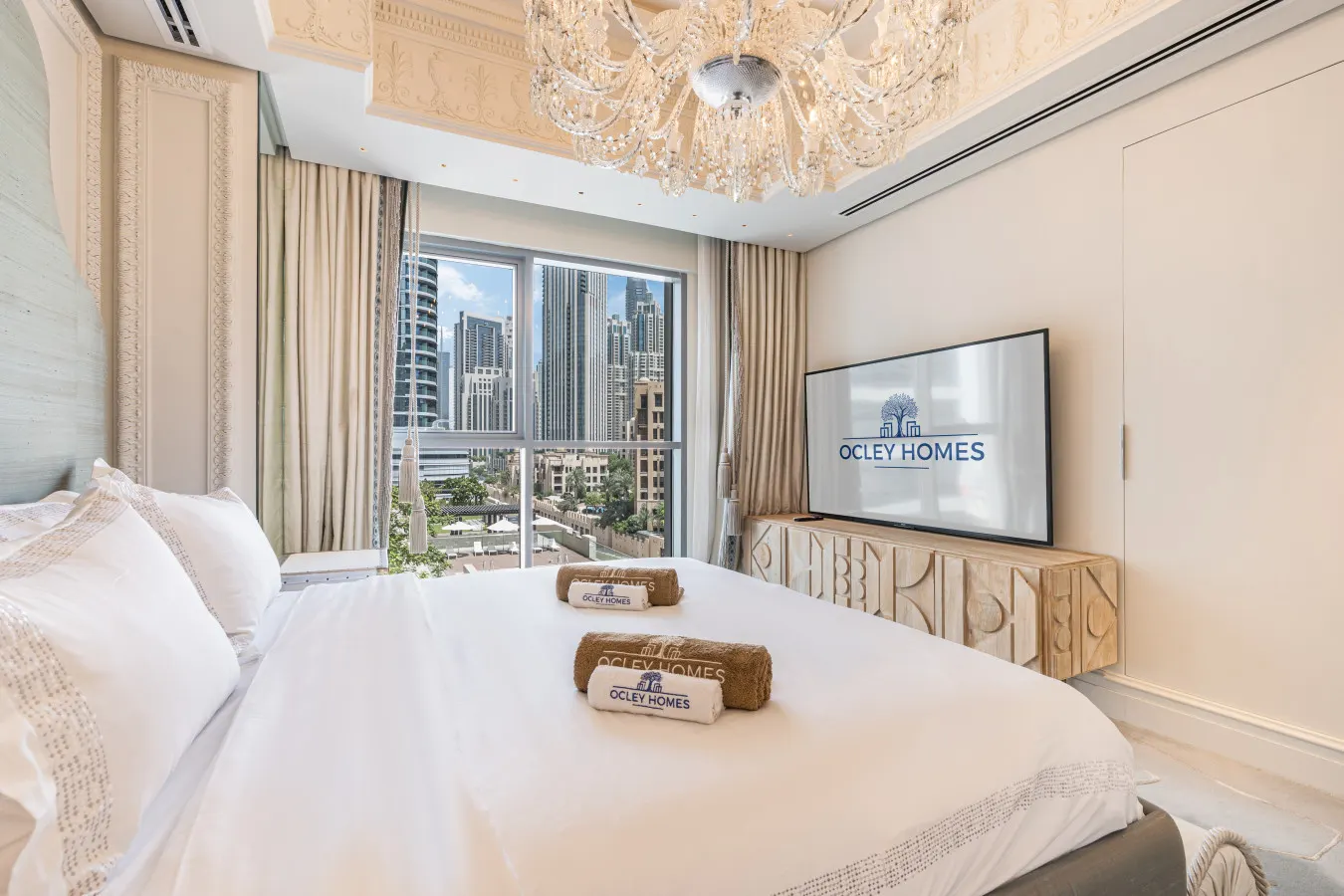 Chic Central Downtown Home w/ Burj View 20