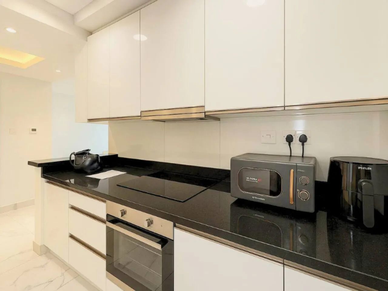 DreamShoma-1BR Stunning Canal View 12