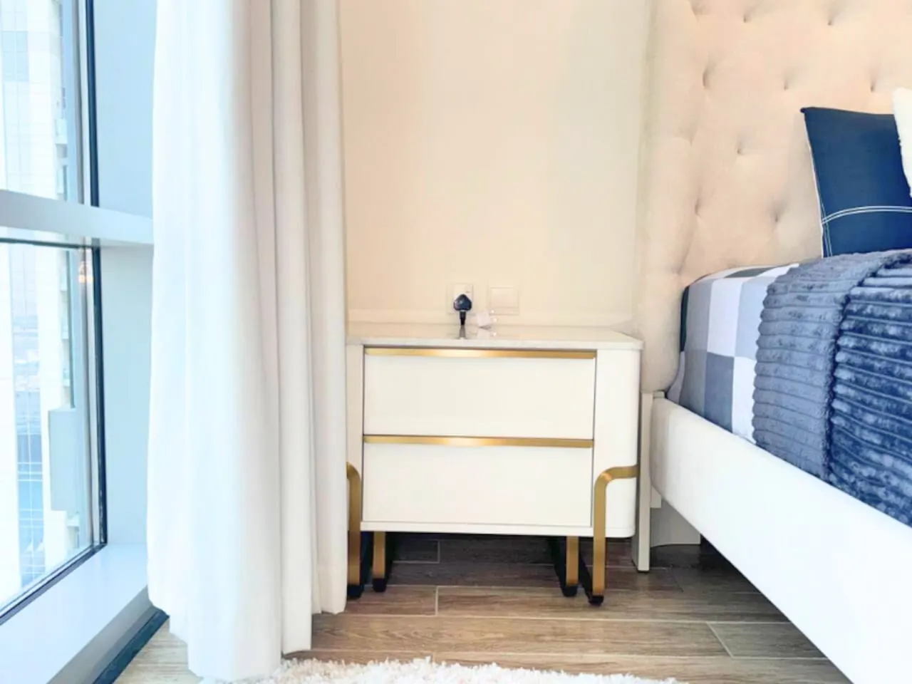DreamShoma-1BR Stunning Canal View 13