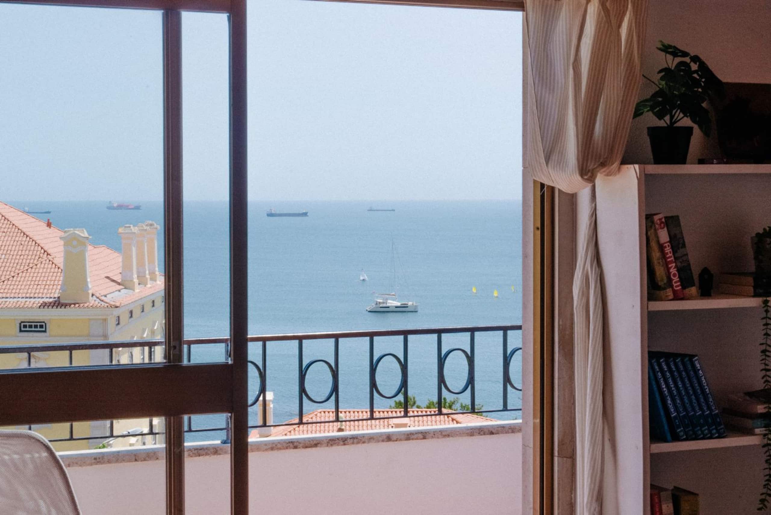 Ocean Breeze Hideaway in Cascais 35
