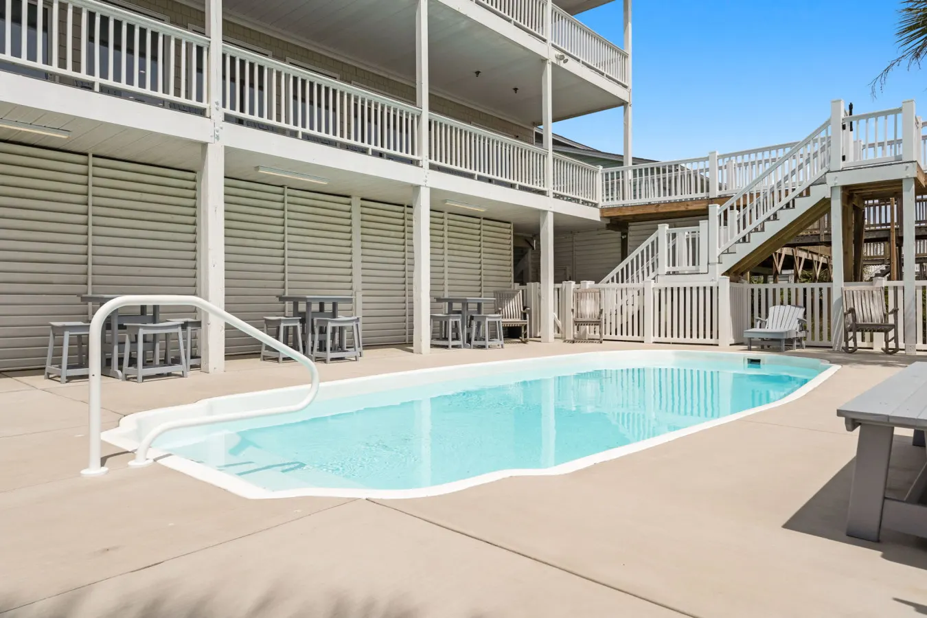 NEW LISTING - Fifty East First 7