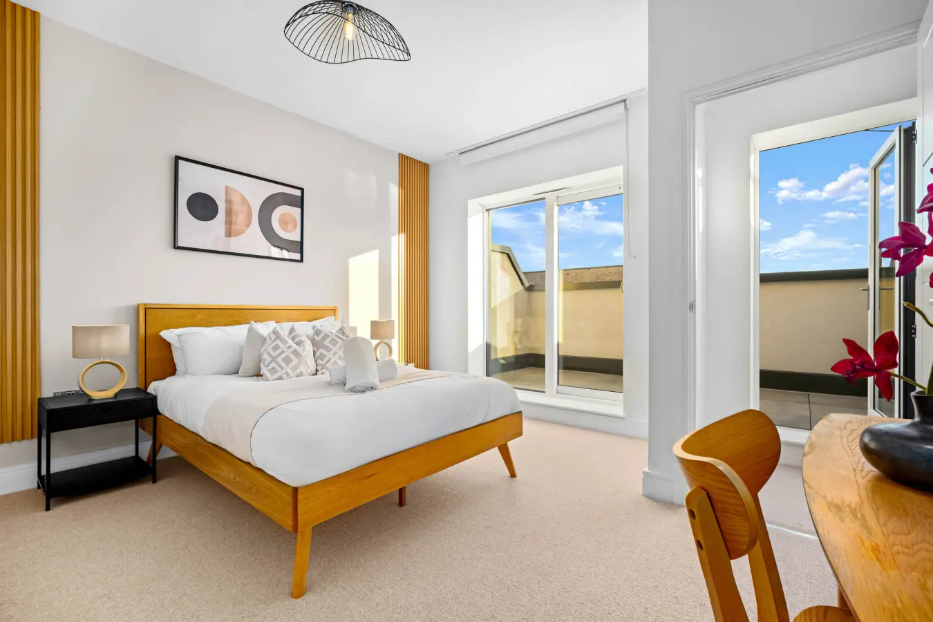 Elegant Four Bedroom Townhouse - Garden - Balconies - Parking 4