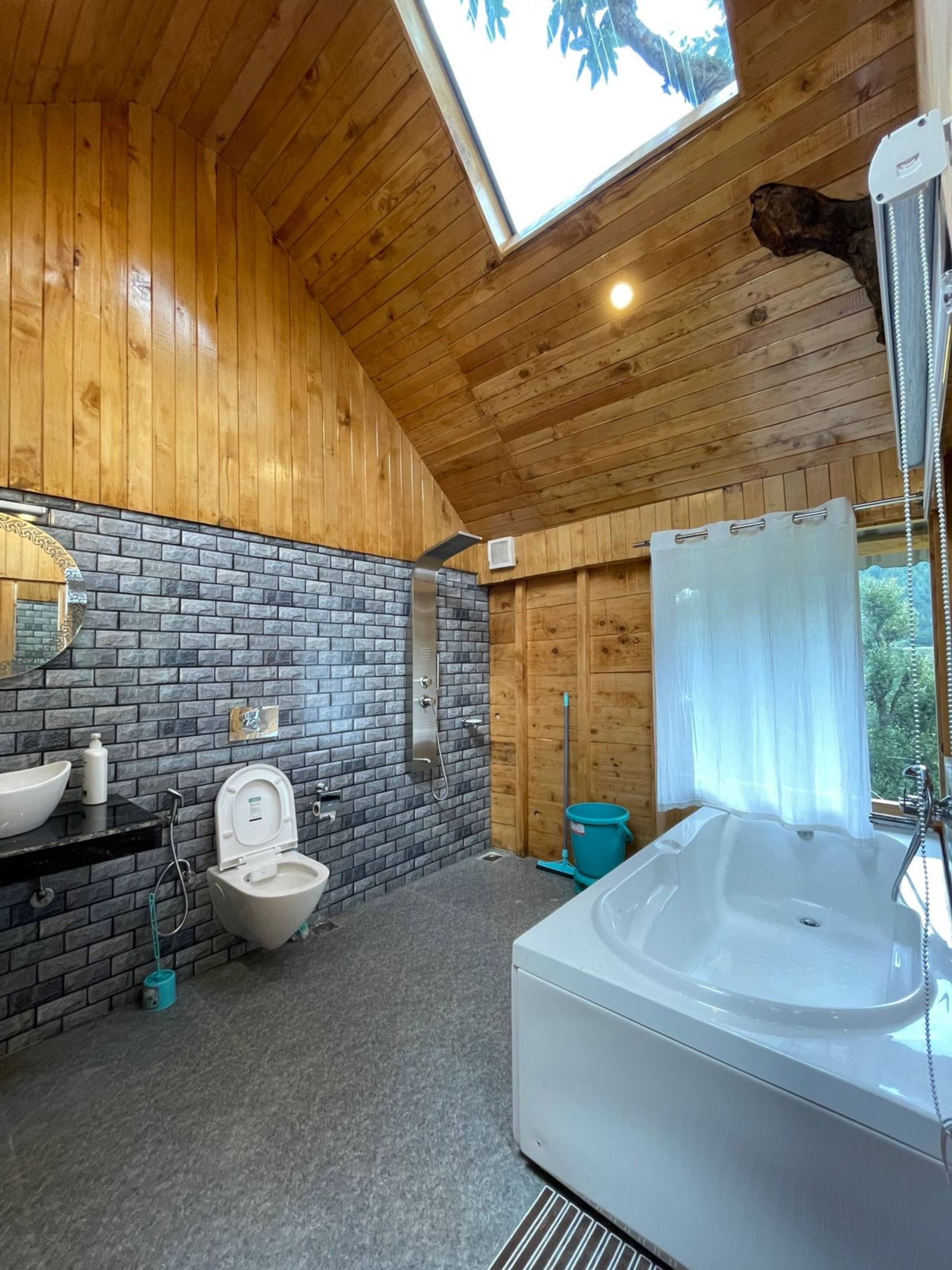 Little Wood Treehouse- Jannat 7