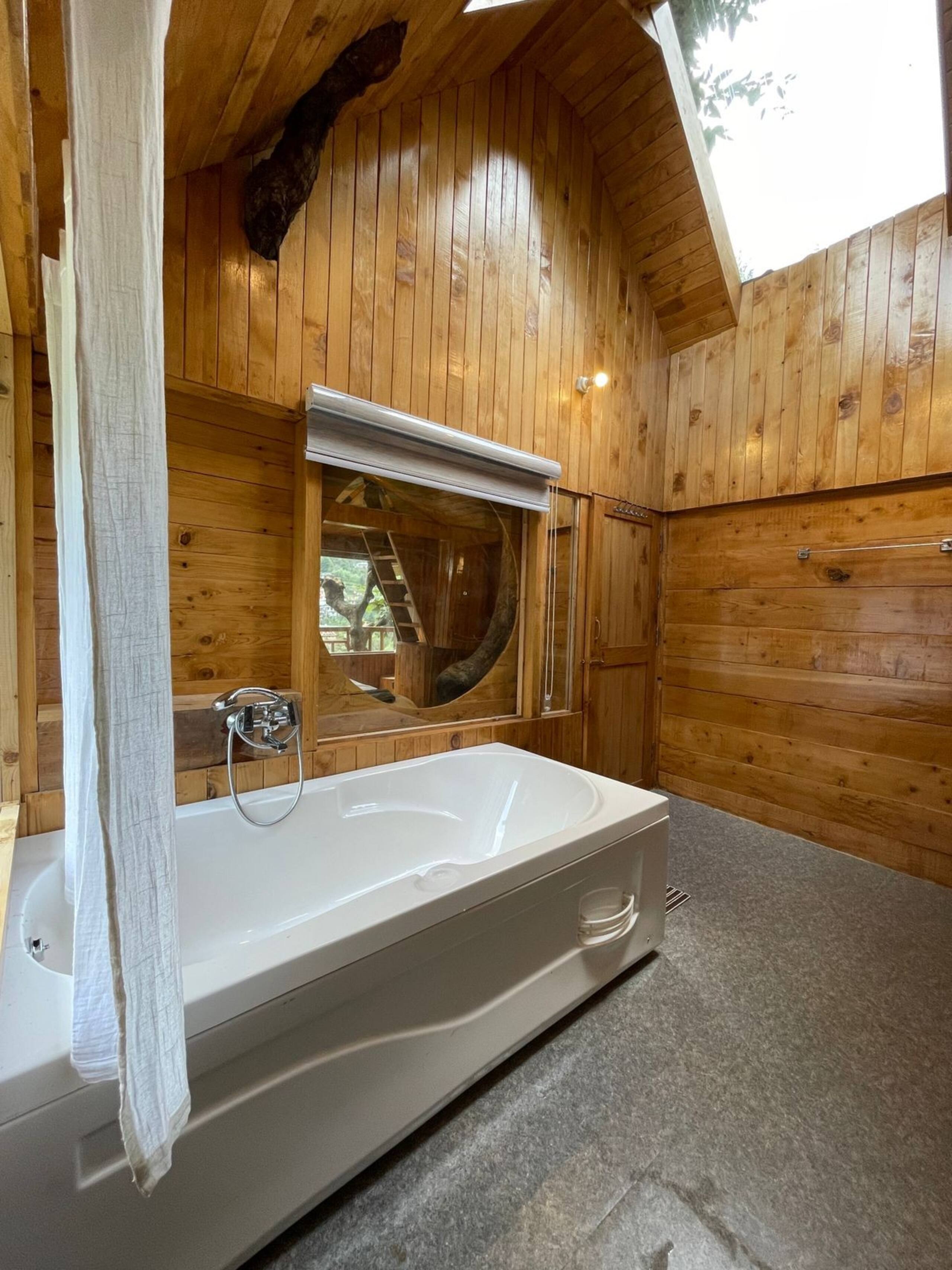 Little Wood Treehouse- Jannat 9