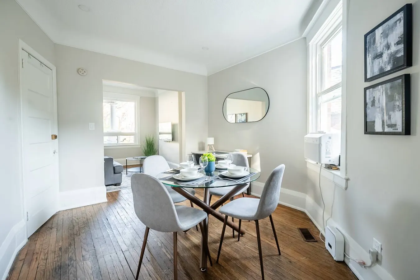 Trinity Bellwoods 1BR Walk to Cafés Sleeps 4 2