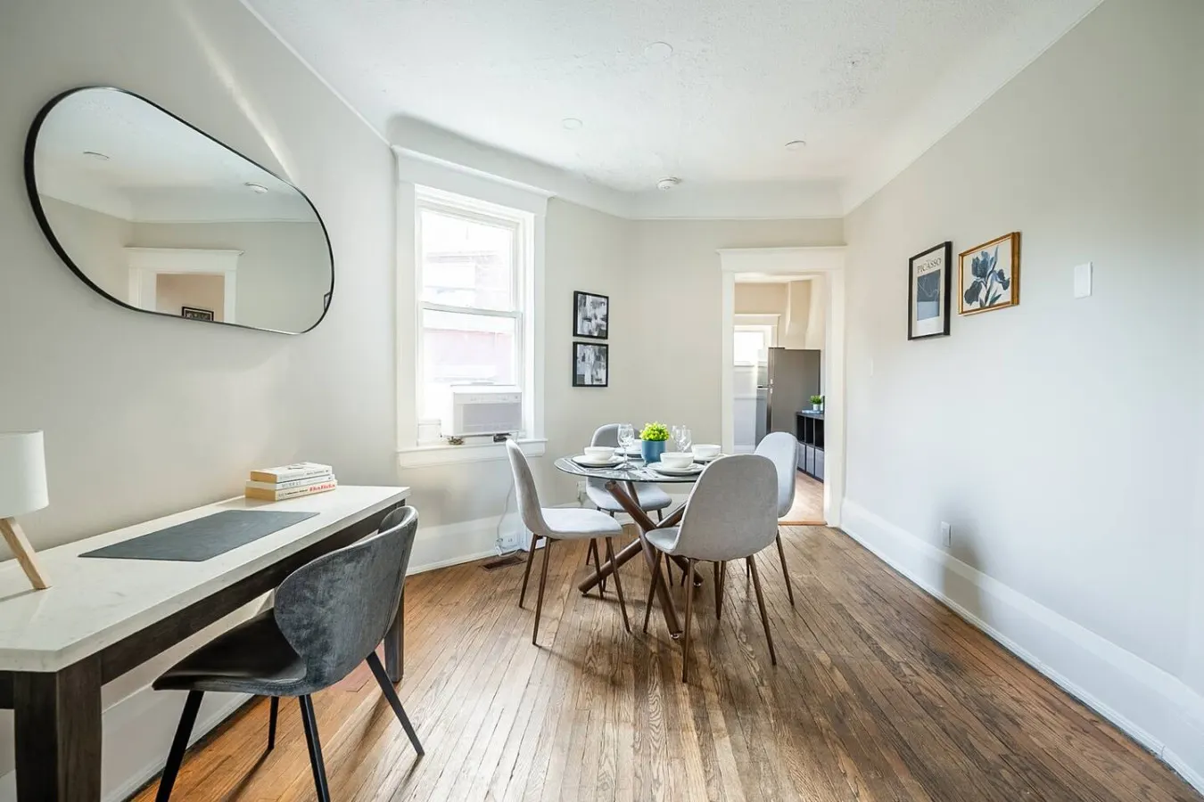 Trinity Bellwoods 1BR Walk to Cafés Sleeps 4 10