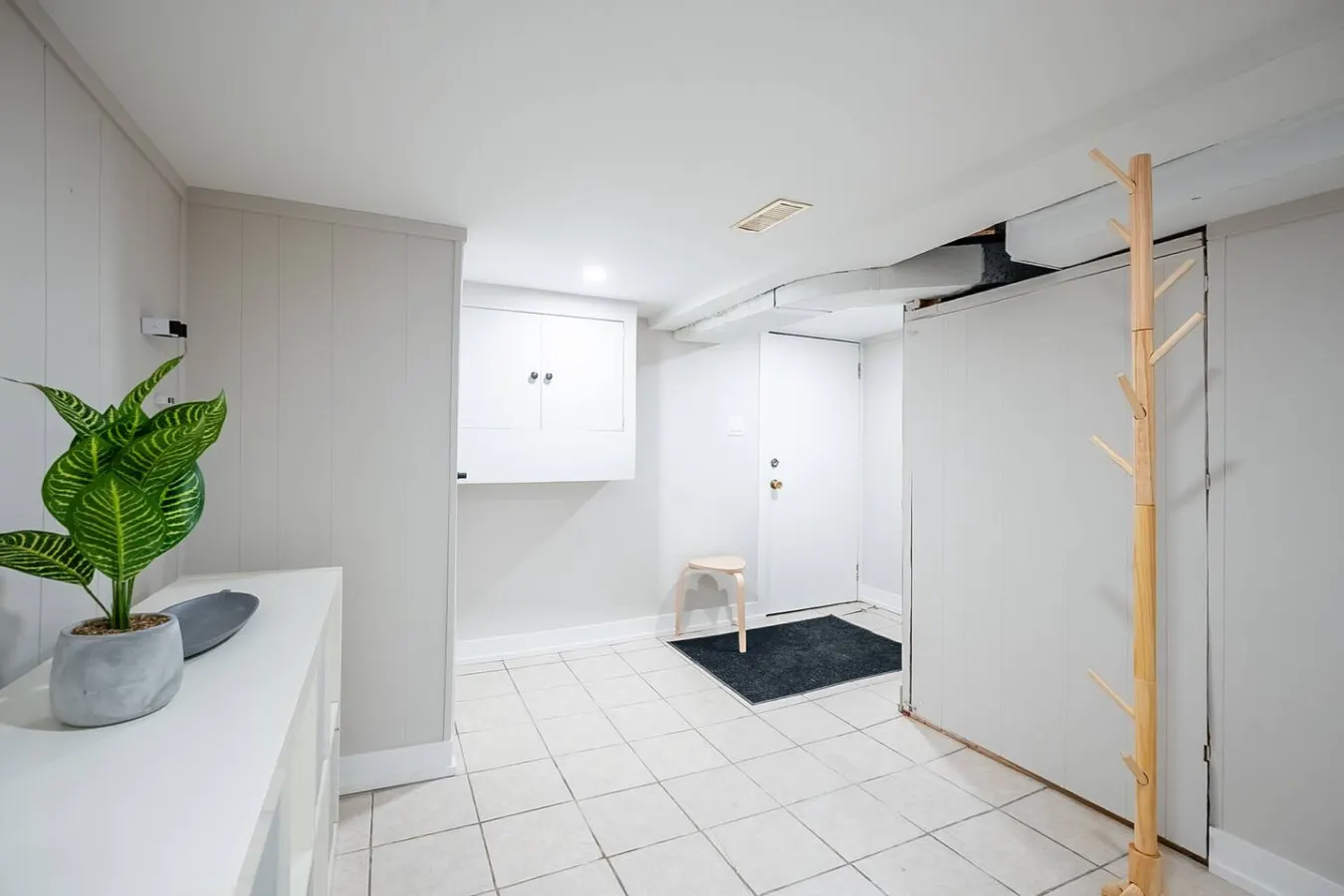 Trinity Bellwoods 1BR Walk to Cafés Sleeps 4 14