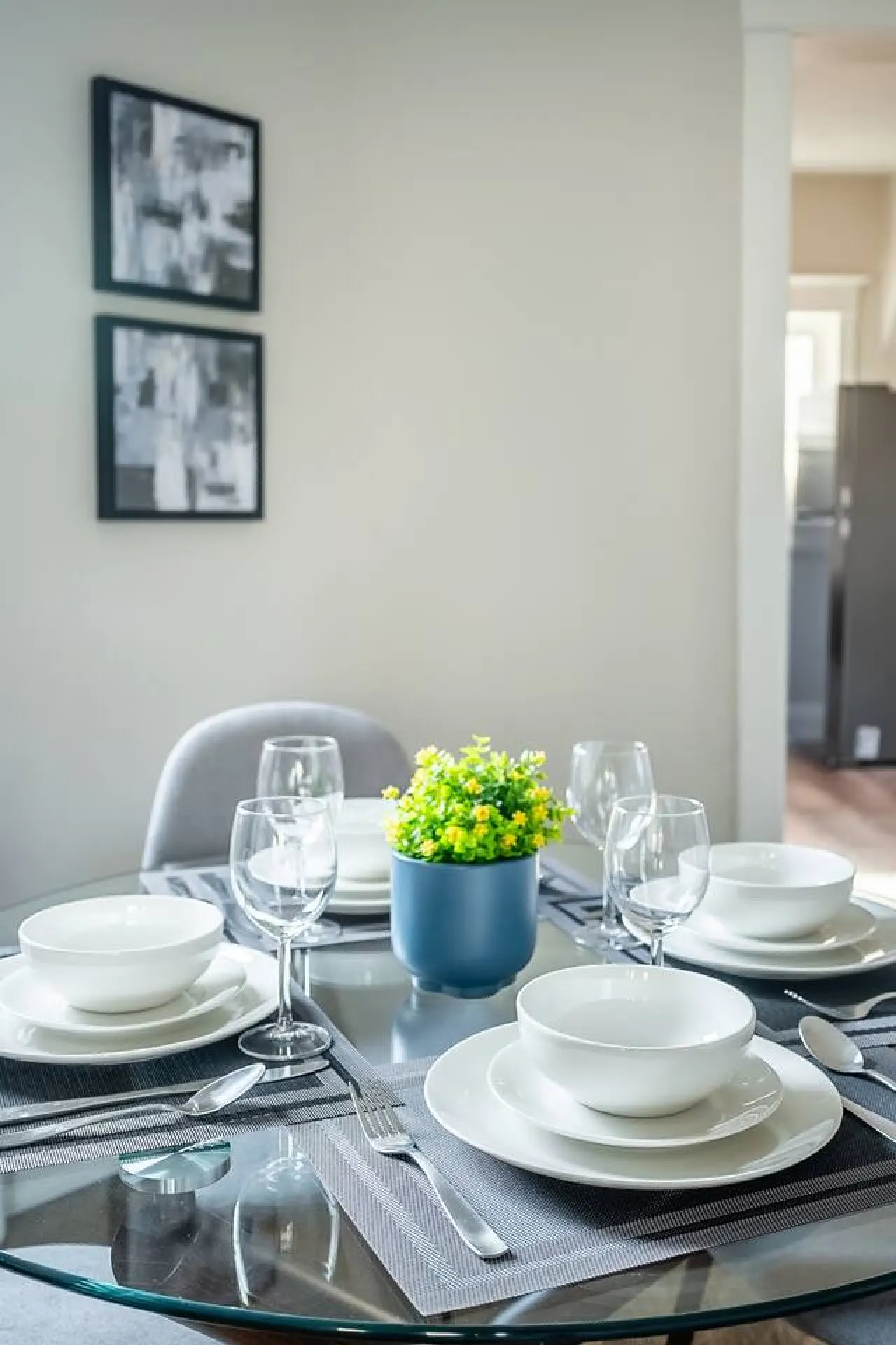 Trinity Bellwoods 1BR Walk to Cafés Sleeps 4 17