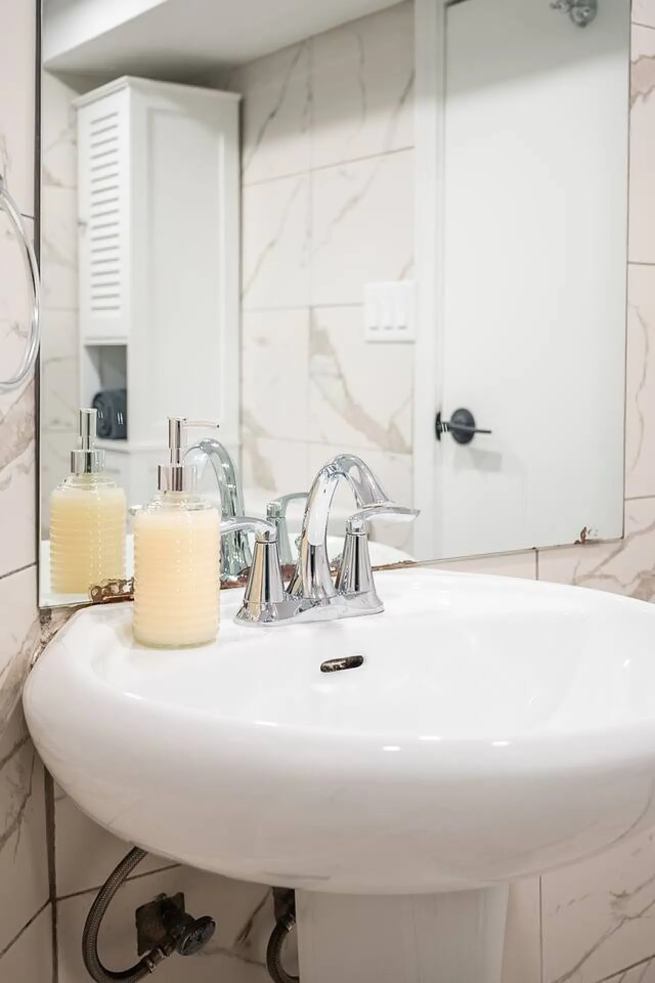 Trinity Bellwoods 1BR Walk to Cafés Sleeps 4 20