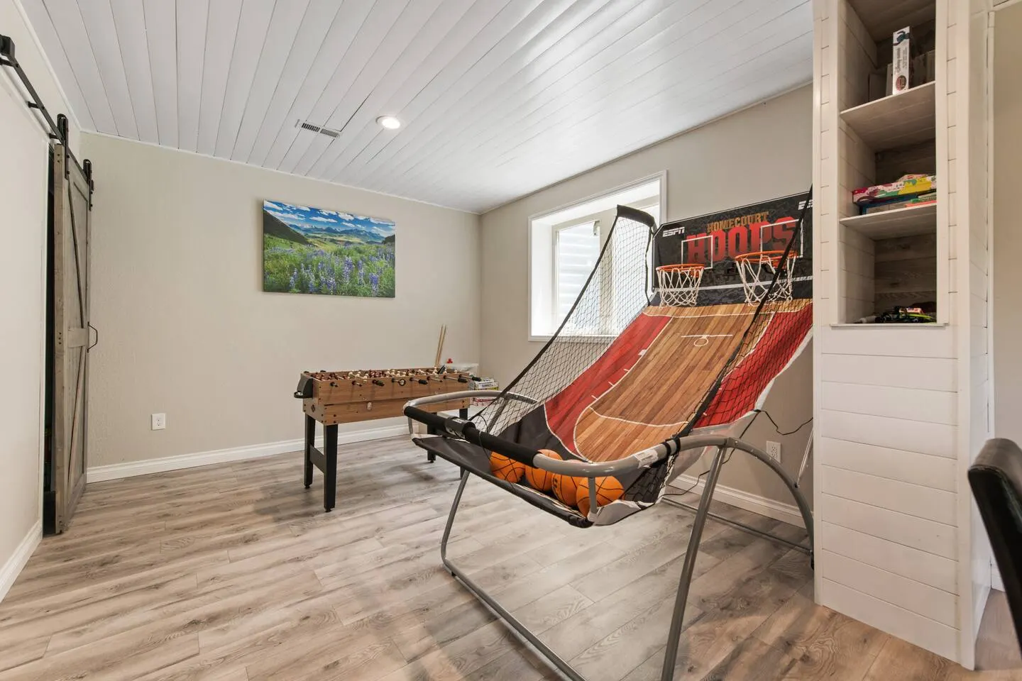 Private 5-Acre Winter Retreat Fireplace 18